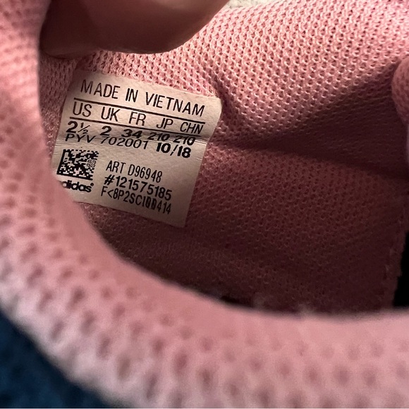 Girls Adidas Shoes Size 2.5 - Picture 10 of 10